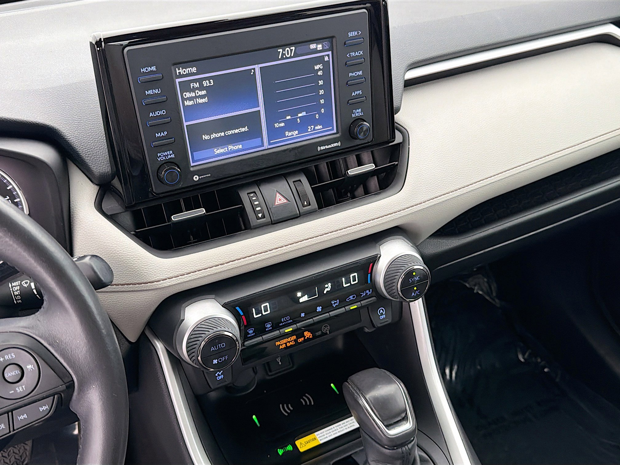 Used 2022 Toyota RAV4 XLE Premium image 27