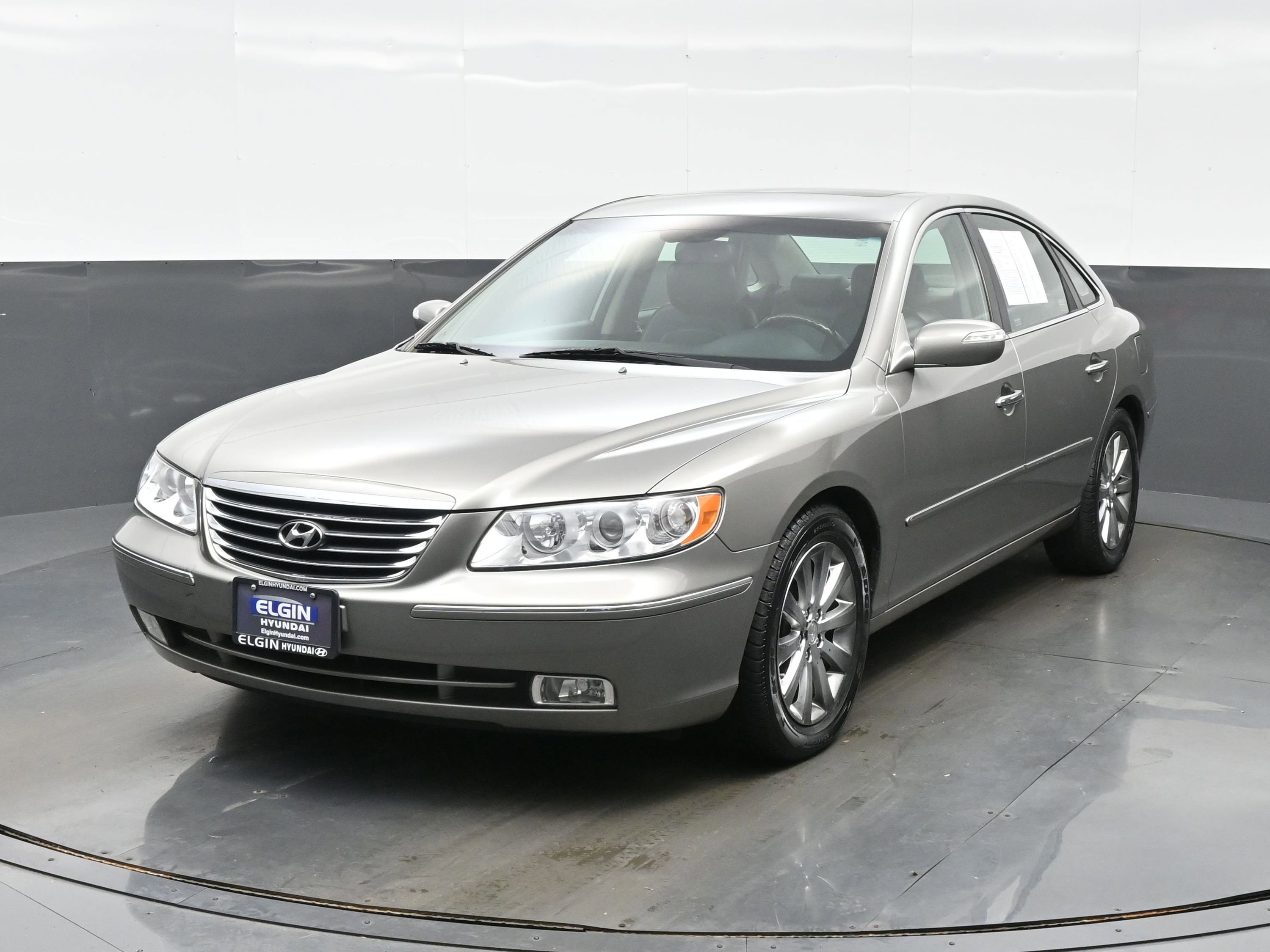 Used 2009 Hyundai Azera Limited w/ Ultimate Navigation Pkg 4