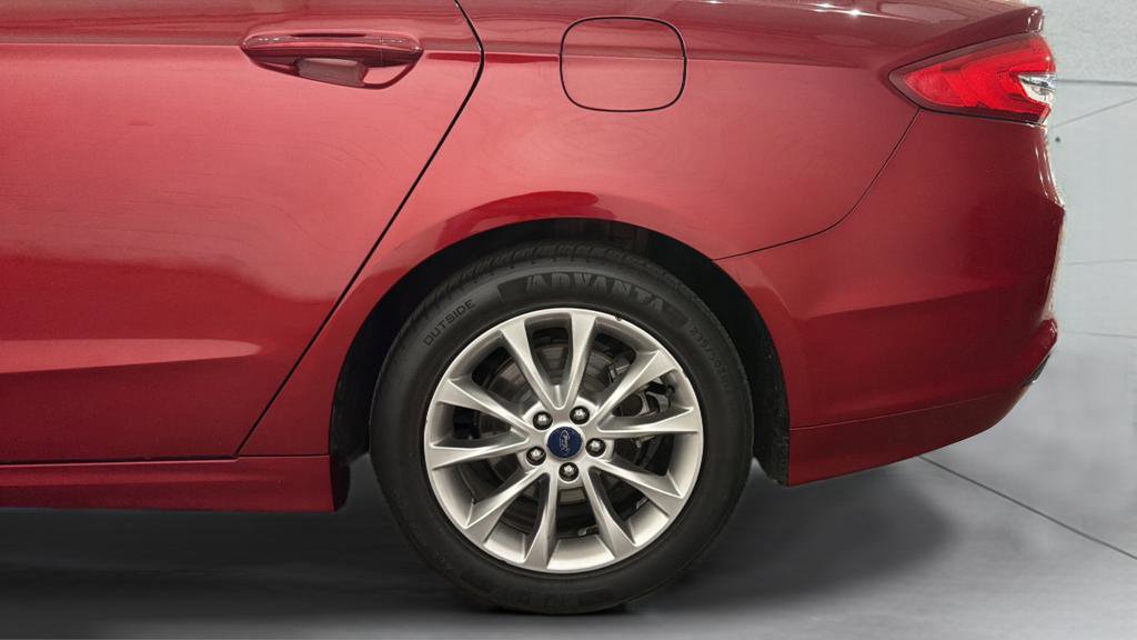 Used 2017 Ford Fusion SE w/ Fusion SE Technology Package image 37