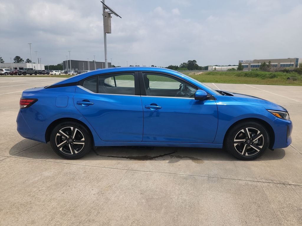 Used 2025 Nissan Sentra SV FWD image 4