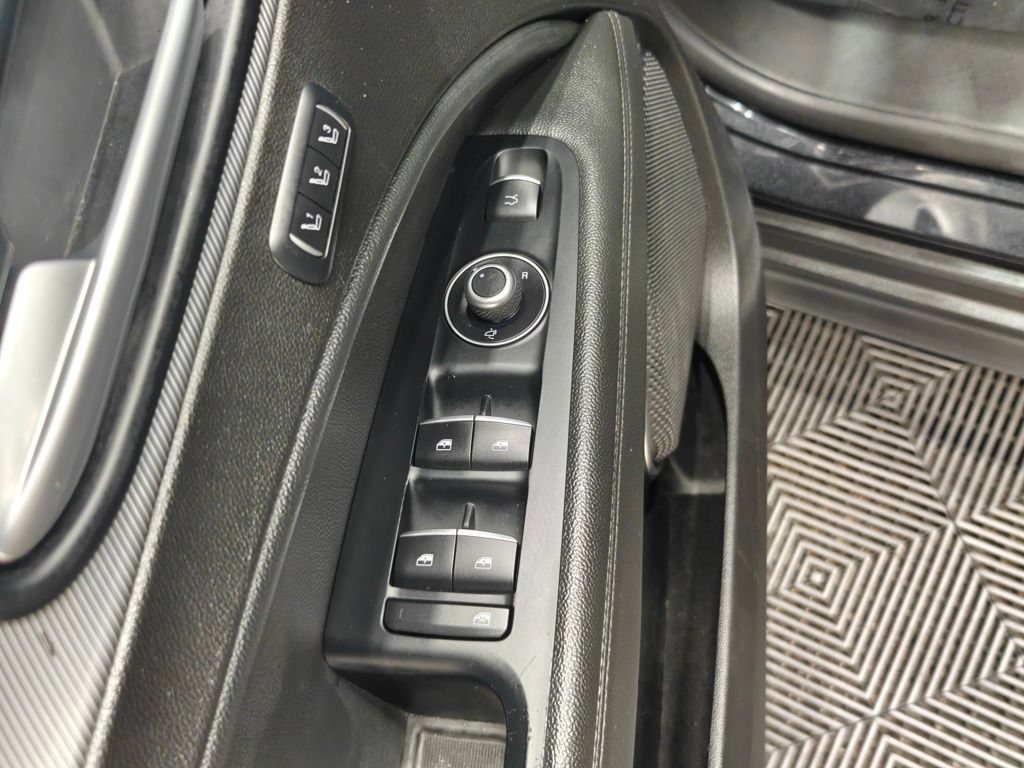 Used 2018 Alfa Romeo Stelvio AWD w/ Cold Weather Package image 41