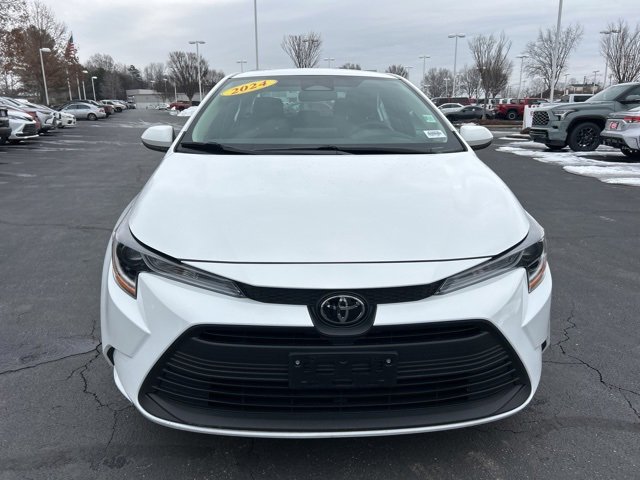 Used 2024 Toyota Corolla LE image 2