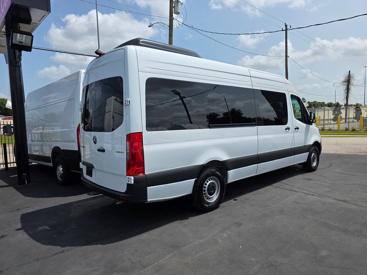 Used 2025 Mercedes-Benz Sprinter 2500 image 6