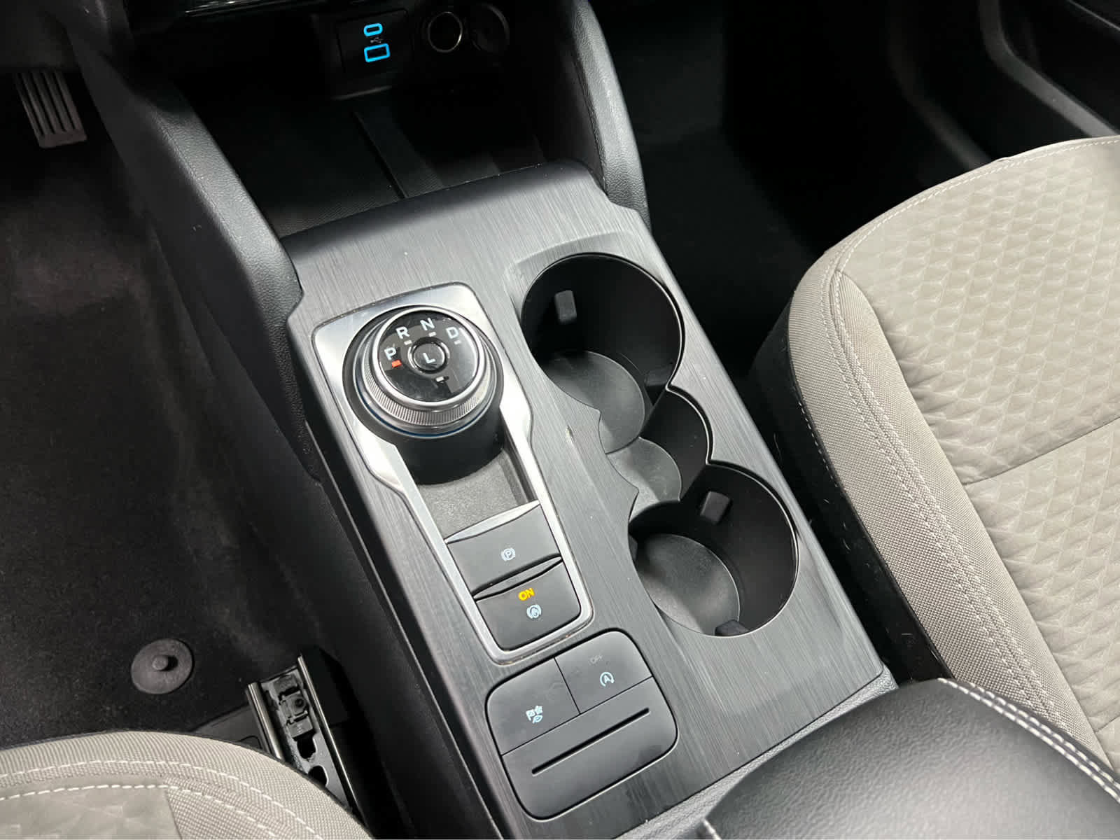 Used 2022 Ford Escape SE w/ Cold Weather Package image 25