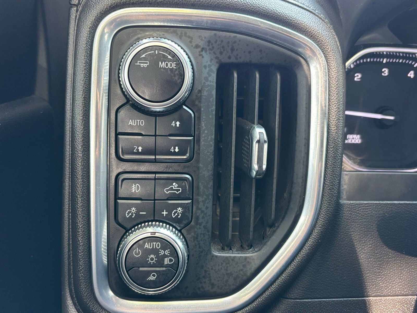 Used 2022 GMC Sierra 2500 SLT w/ SLT Convenience Package AWD/4WD image 6