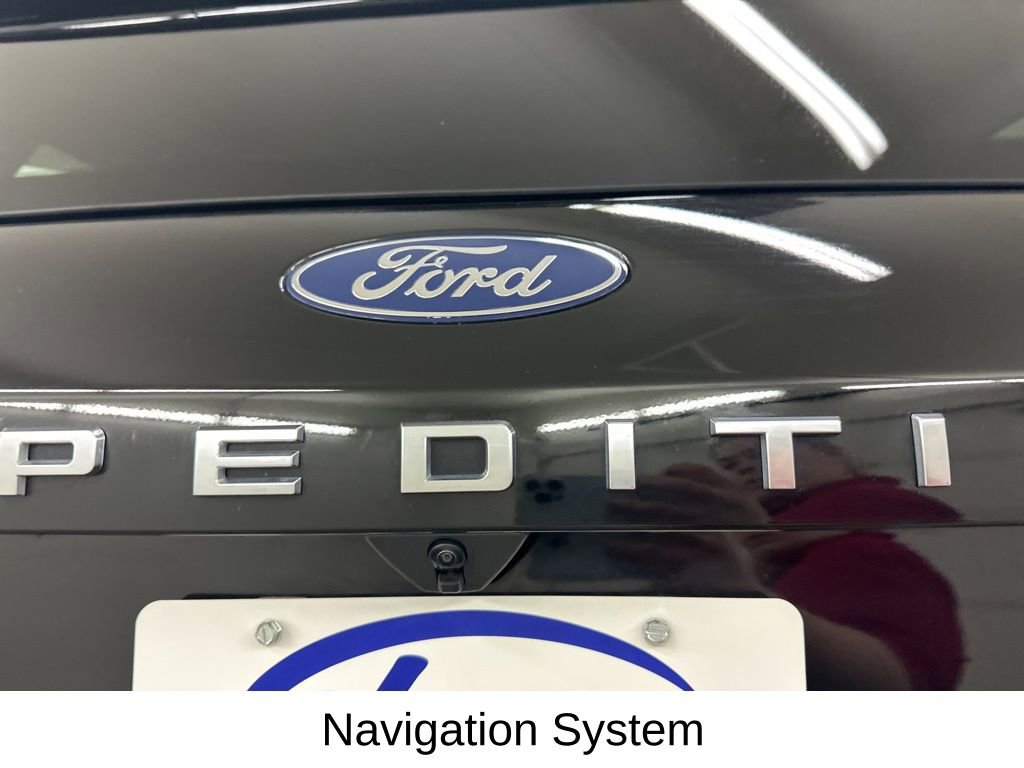 Used 2025 Ford Expedition Platinum image 16