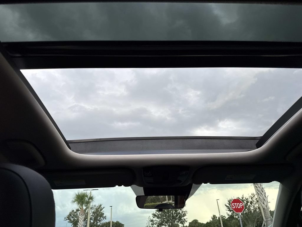 Used 2022 Kia Sorento S w/ Panoramic Sunroof Package FWD image 20