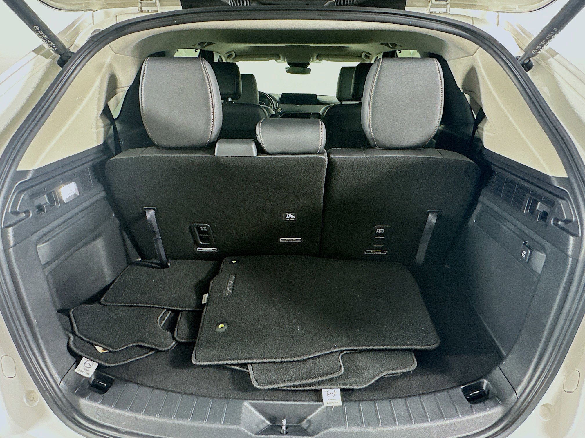 Used 2025 MAZDA CX-90 3.3 Turbo w/ Preferred Package image 32