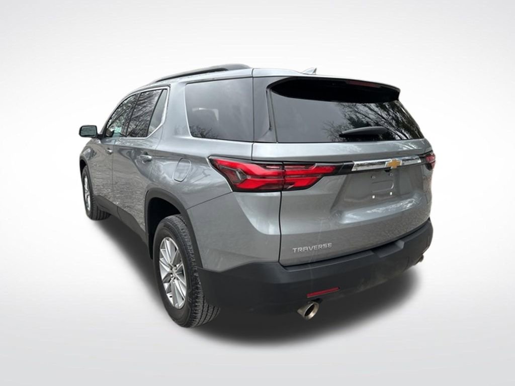 Used 2023 Chevrolet Traverse LT FWD image 3