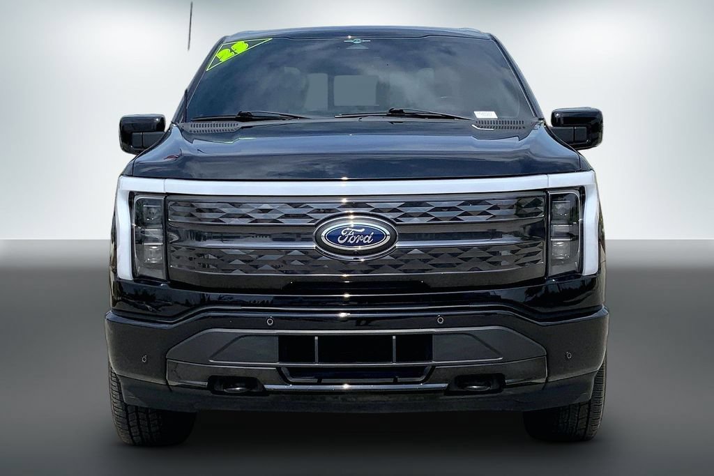 Used 2023 Ford F150 Lightning Platinum AWD/4WD image 3