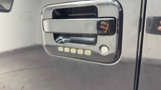Used 2014 Ford F150 FX4 w/ Equipment Group 402A Luxury AWD/4WD image 23