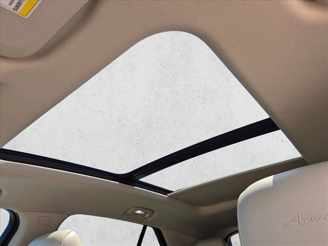 Used 2022 Buick Envision Avenir w/ Technology Package II FWD image 17