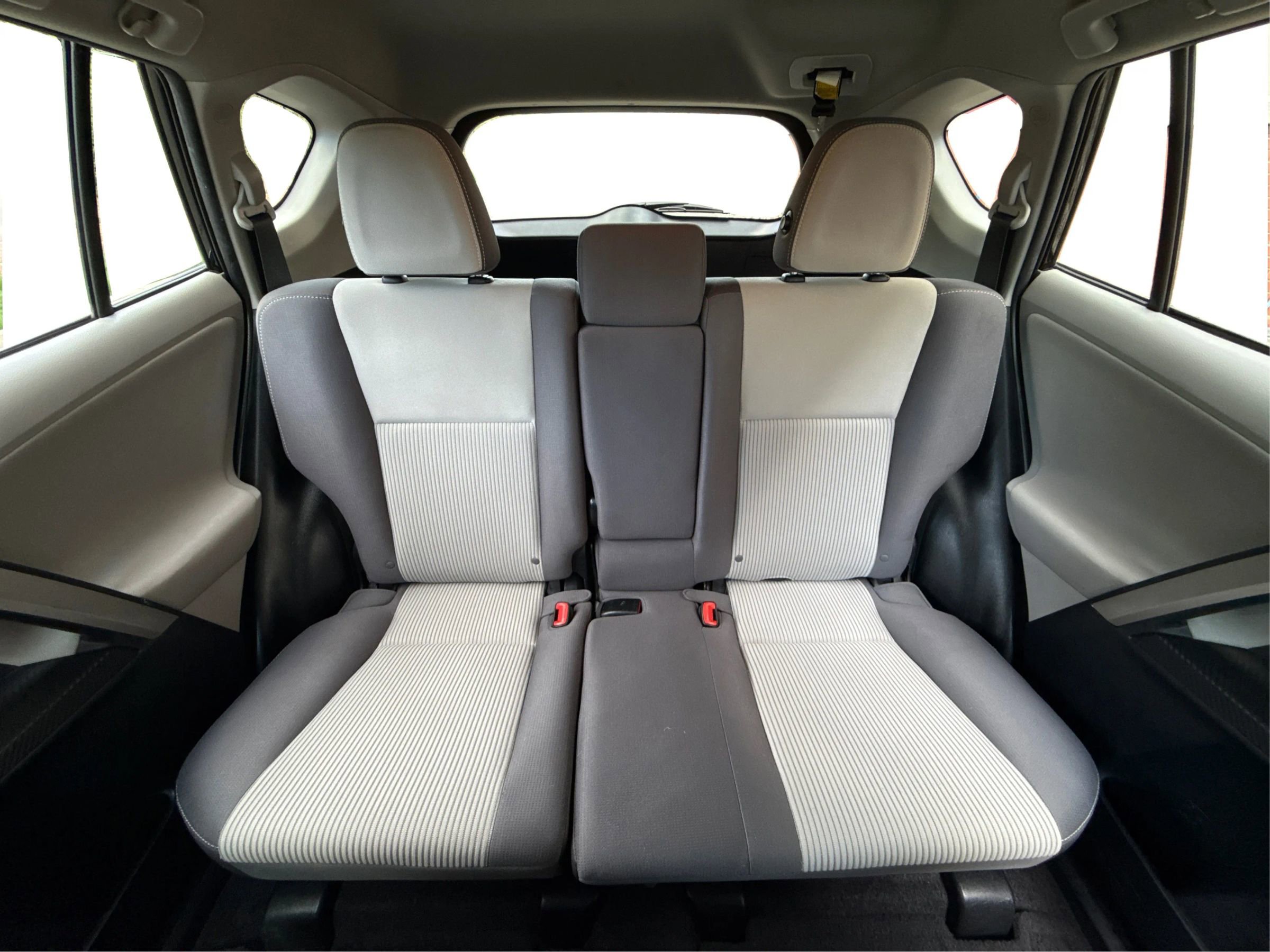 Used 2013 Toyota RAV4 XLE AWD/4WD image 16