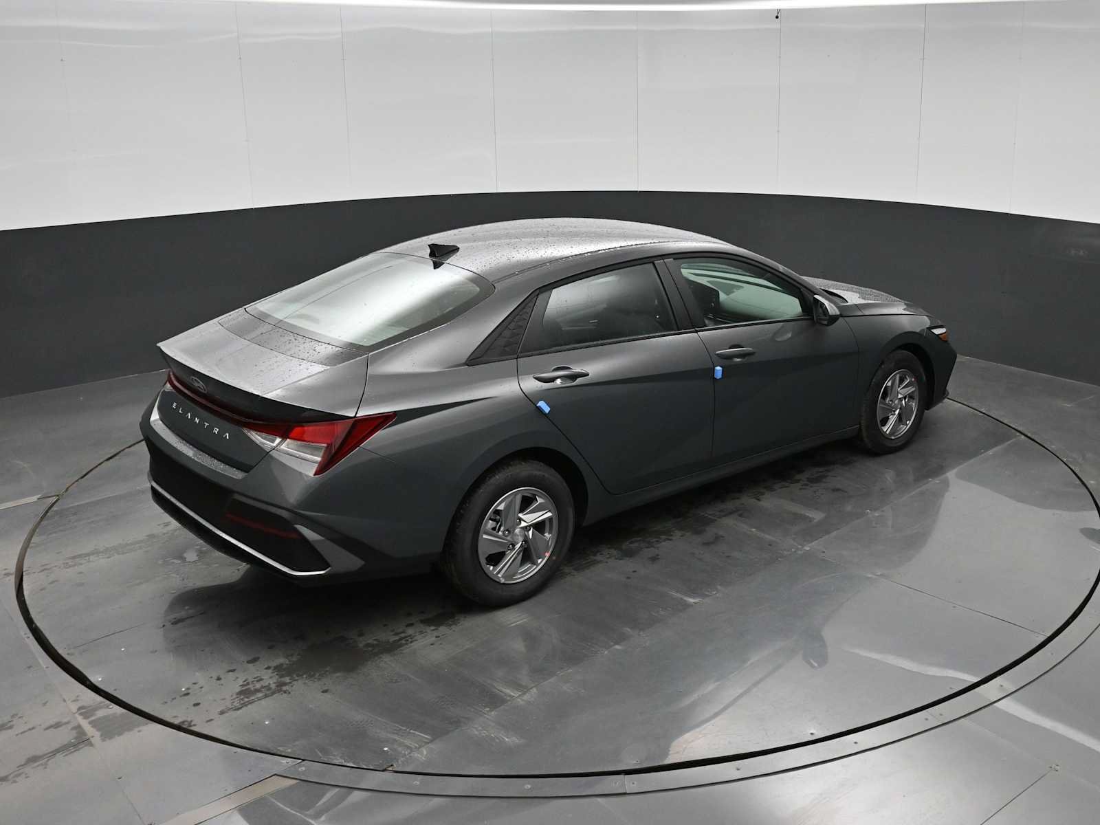New 2026 Hyundai Elantra SE FWD image 28