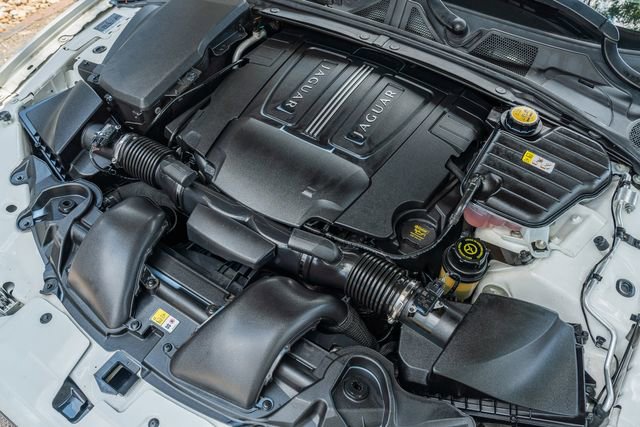 Used 2012 Jaguar XF Portfolio image 15