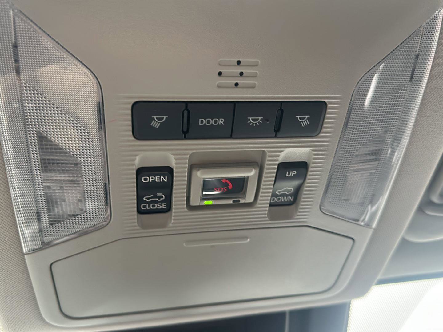 Used 2022 Toyota RAV4 XLE Premium image 23