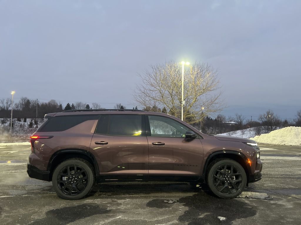 New 2026 Chevrolet Traverse RS image 3