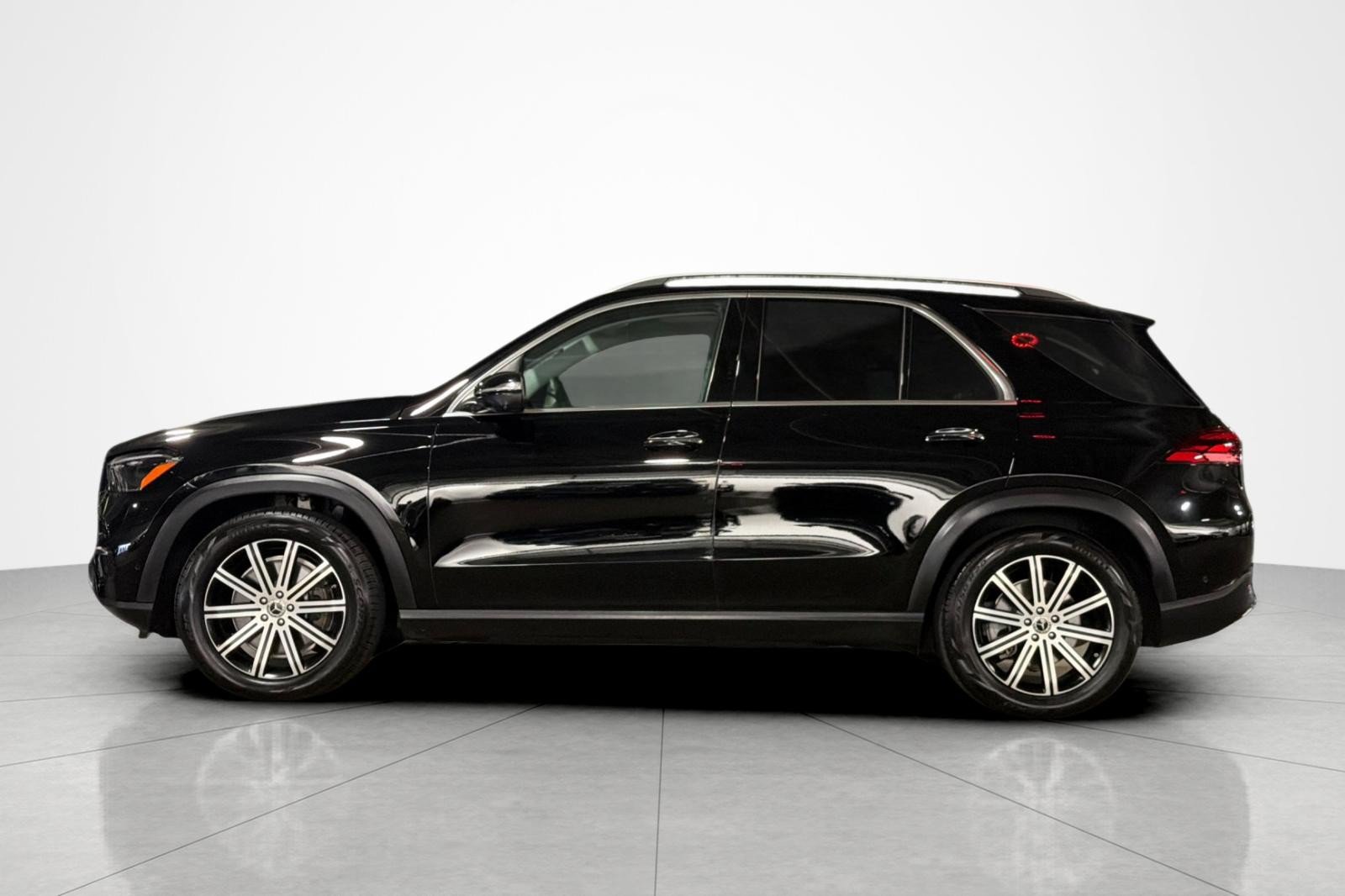 Used 2024 Mercedes-Benz GLE 450 4MATIC image 2