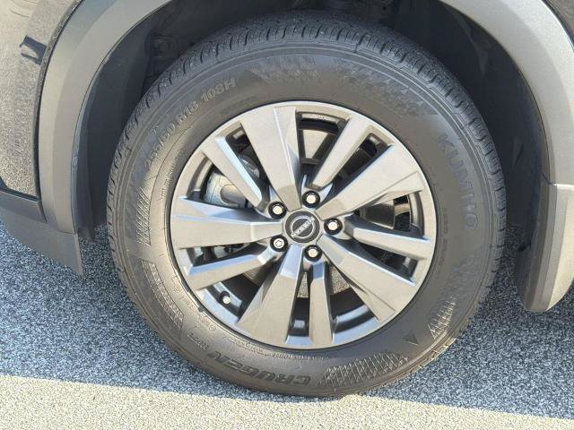 Certified 2025 Nissan Pathfinder SV w/ SV Premium Package FWD image 13