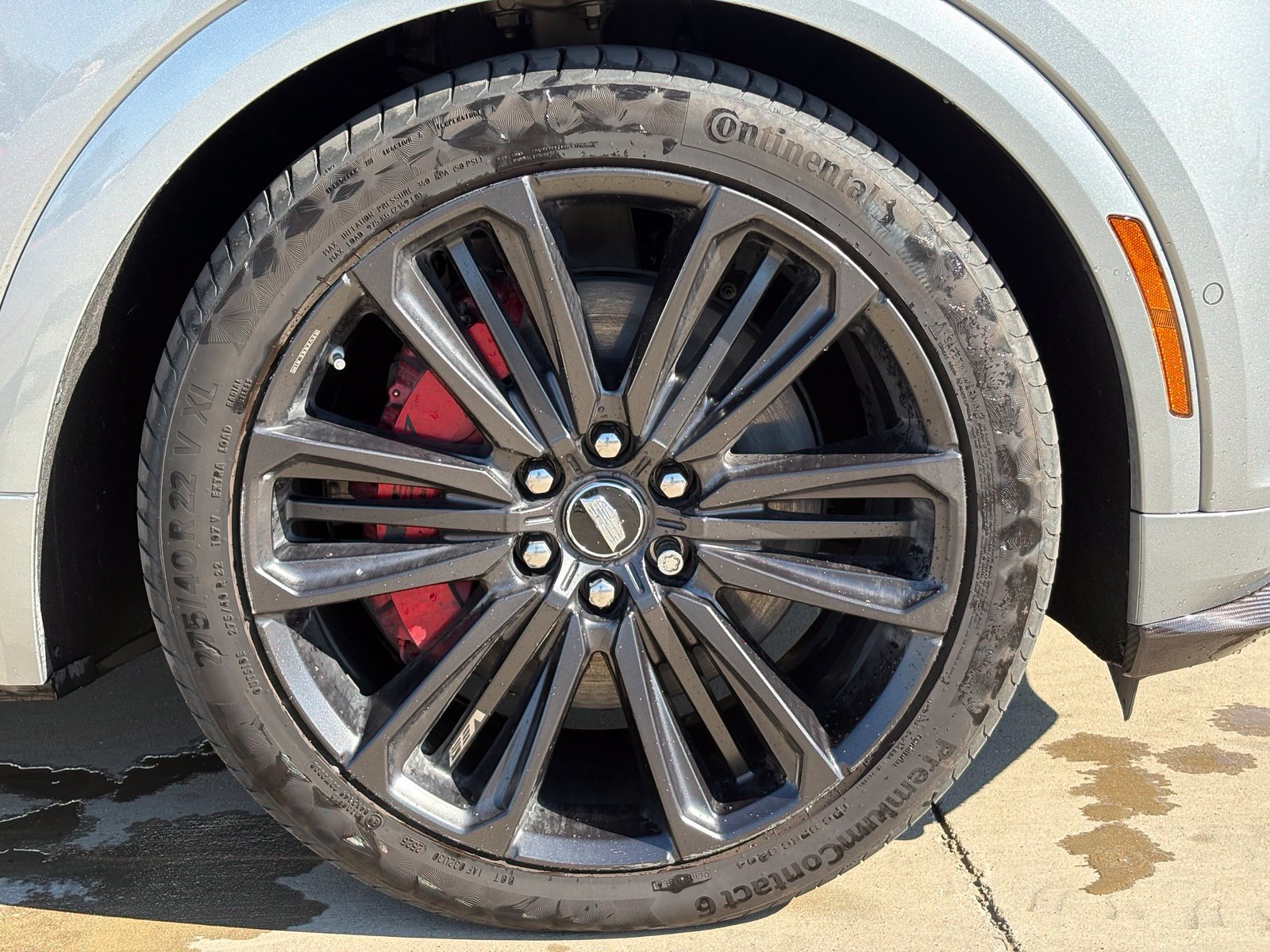 Used 2026 Cadillac Lyriq V w/ Exterior Carbon Fiber Package AWD/4WD image 9