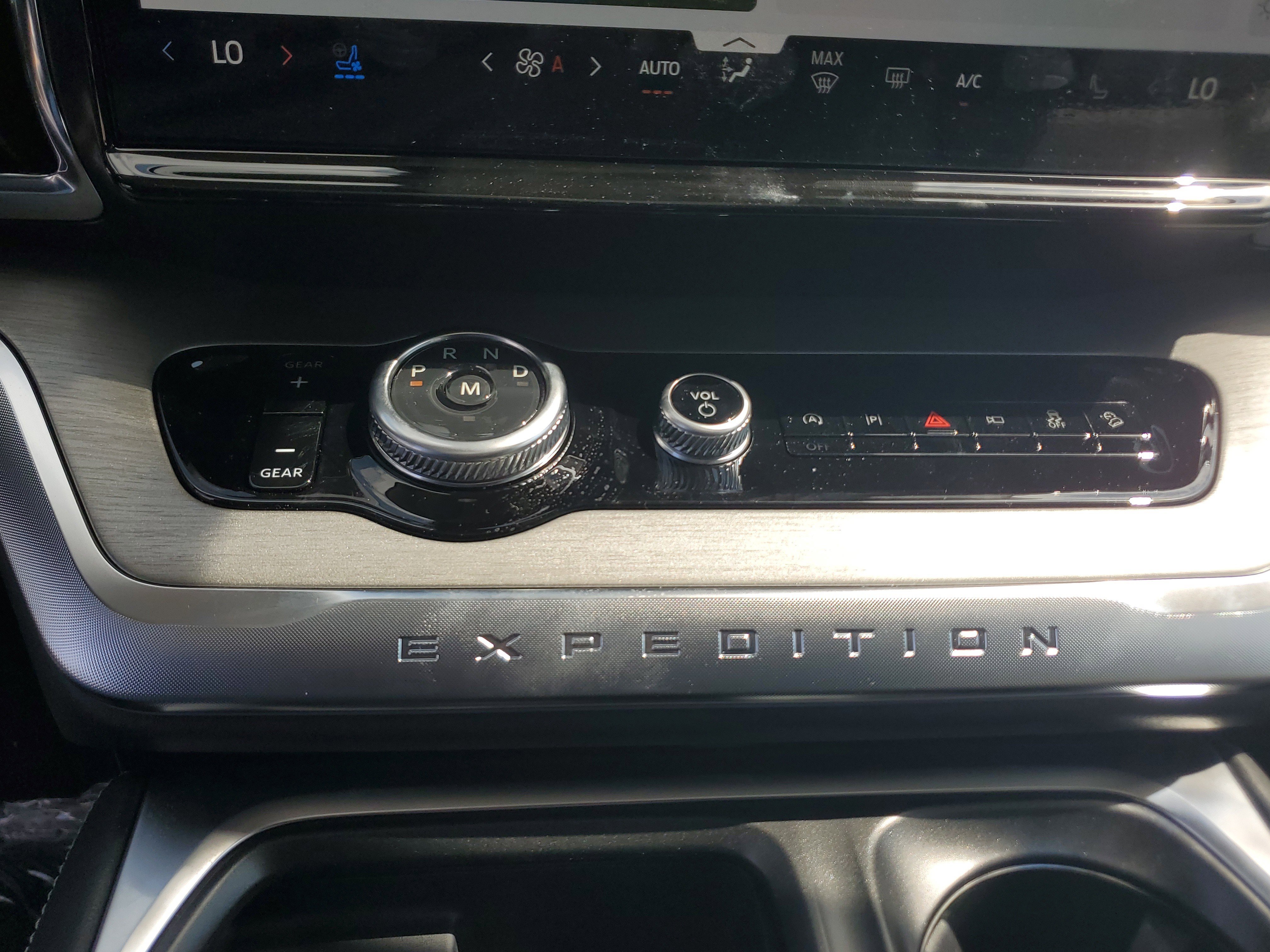 New 2026 Ford Expedition Max Platinum w/ Driver's Package AWD/4WD image 18