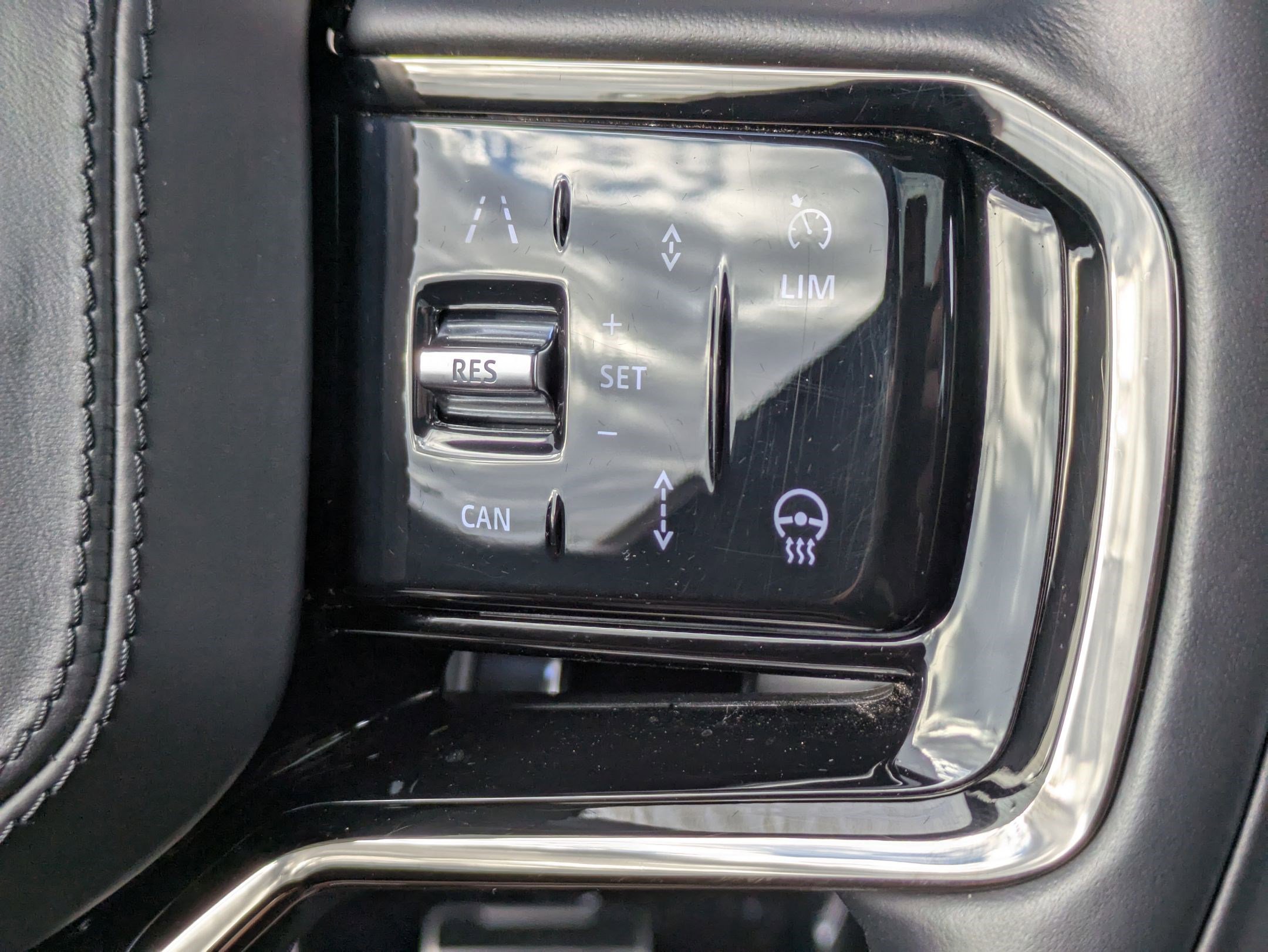 Used 2024 Land Rover Range Rover Sport Dynamic SE image 17