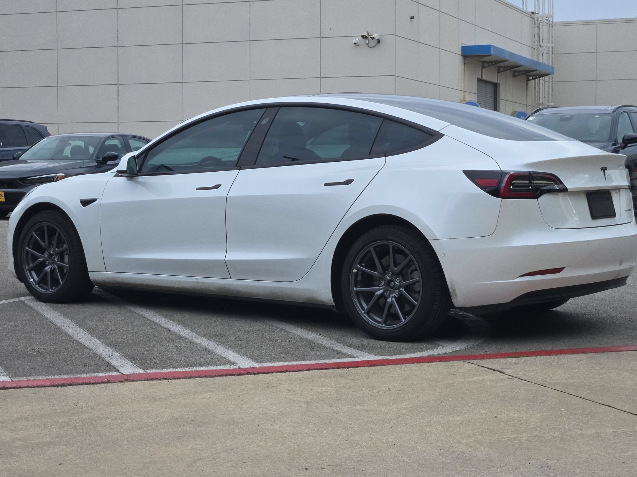 Used 2020 Tesla Model 3 Long Range AWD/4WD image 5