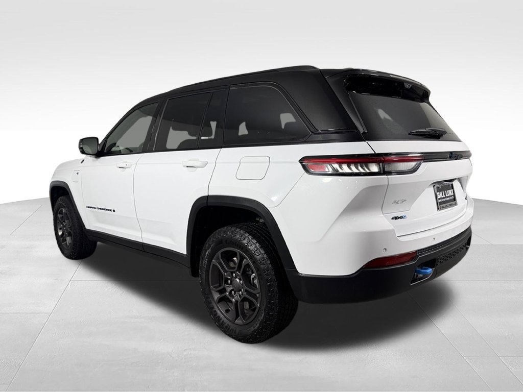Used 2024 Jeep Grand Cherokee Trailhawk w/ Advanced Protech Group II AWD/4WD image 11