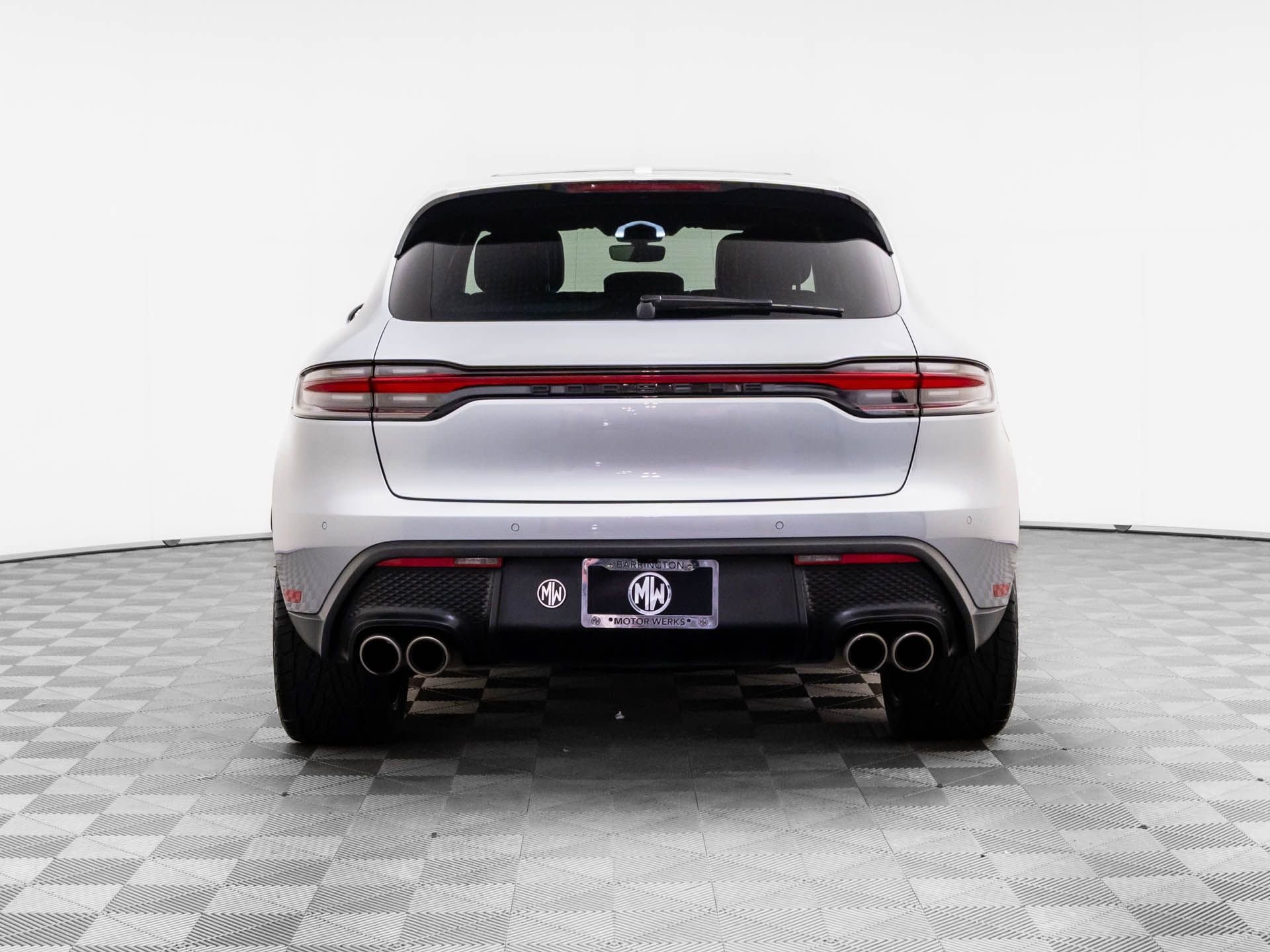 Used 2022 Porsche Macan S w/ Premium Package image 4