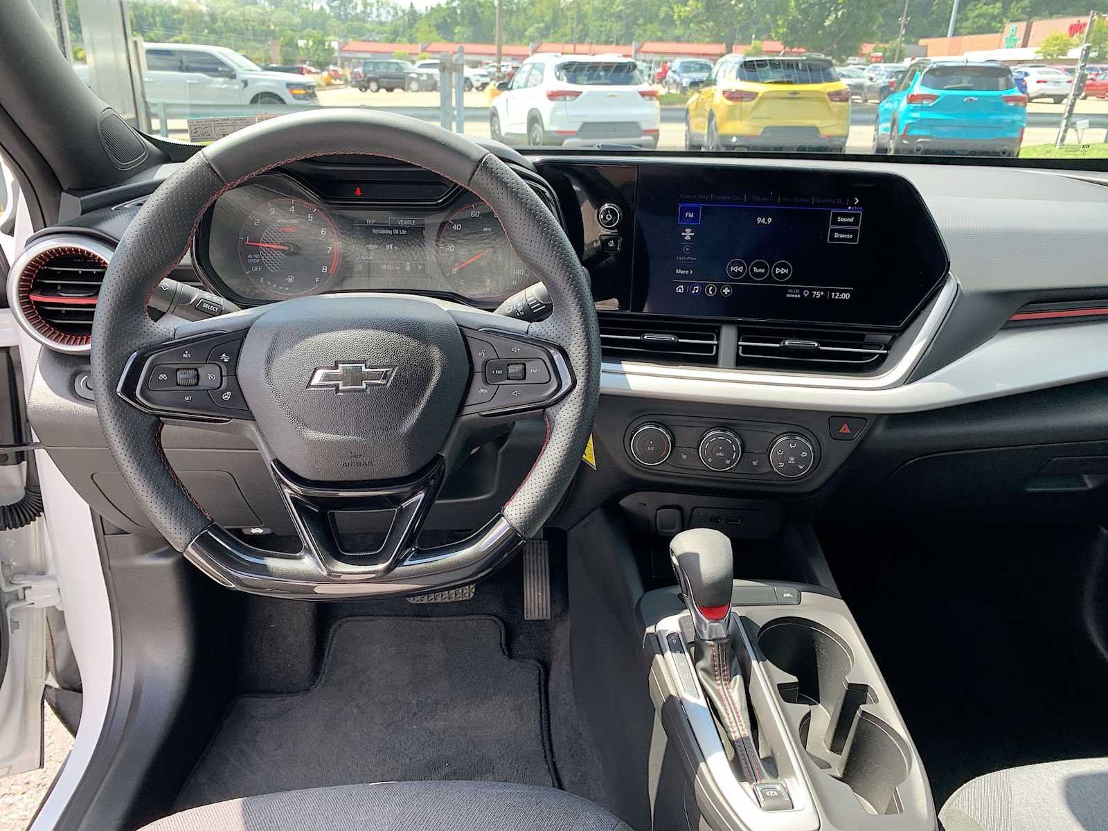 Certified 2024 Chevrolet Trax RS FWD image 18