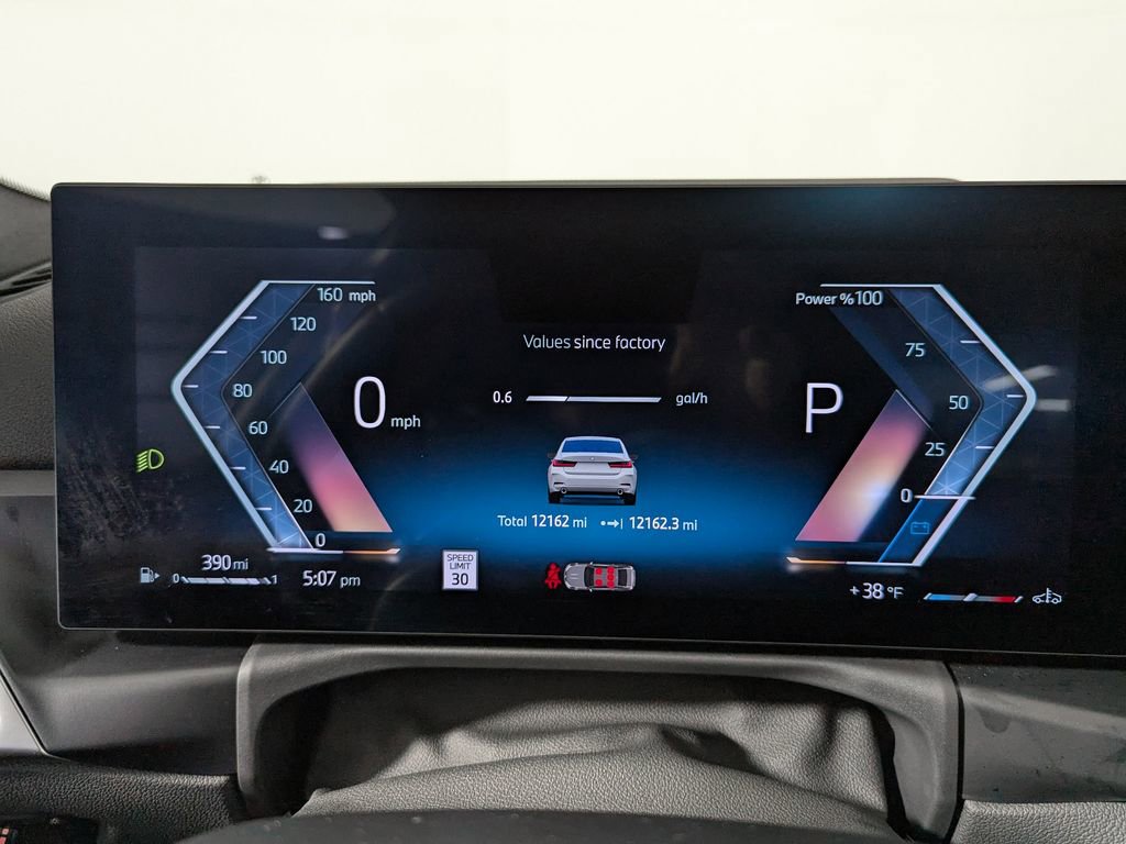 Used 2025 BMW 330i xDrive Sedan w/ Convenience Package image 32