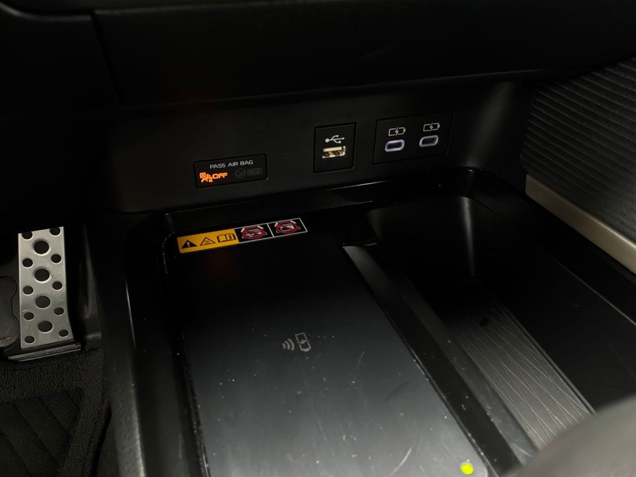 Used 2025 Toyota Camry SE FWD image 27