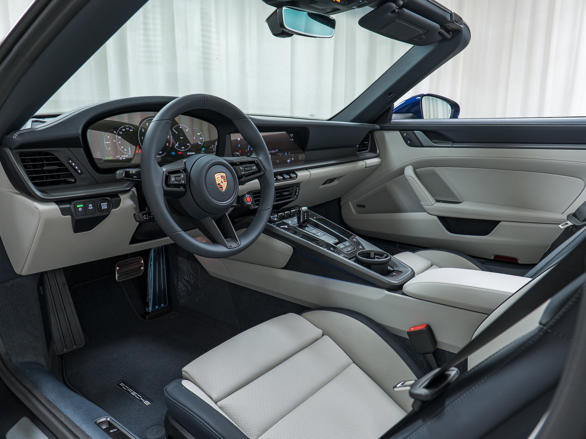 Used 2026 Porsche 911 Carrera image 4