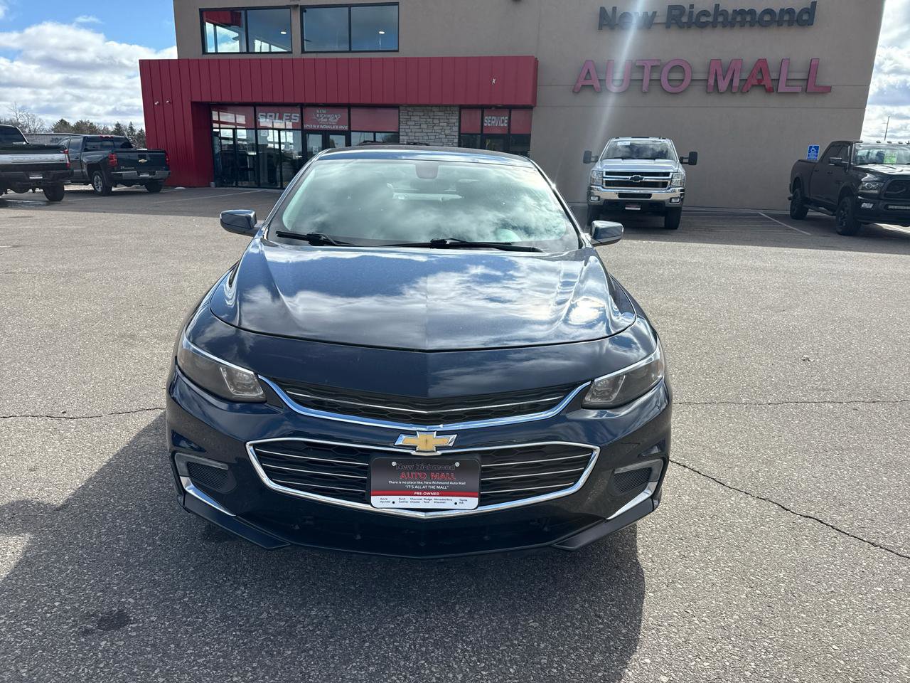 Used 2017 Chevrolet Malibu LT image 8