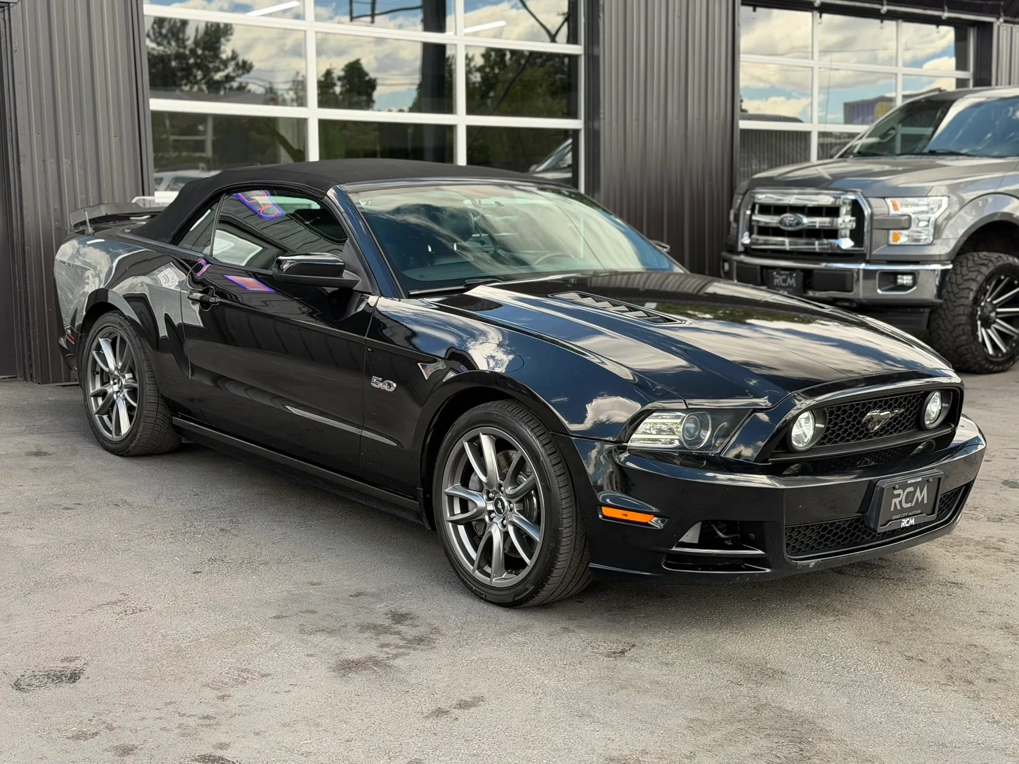 Used 2014 Ford Mustang GT w/ Electronics Package RWD image 3