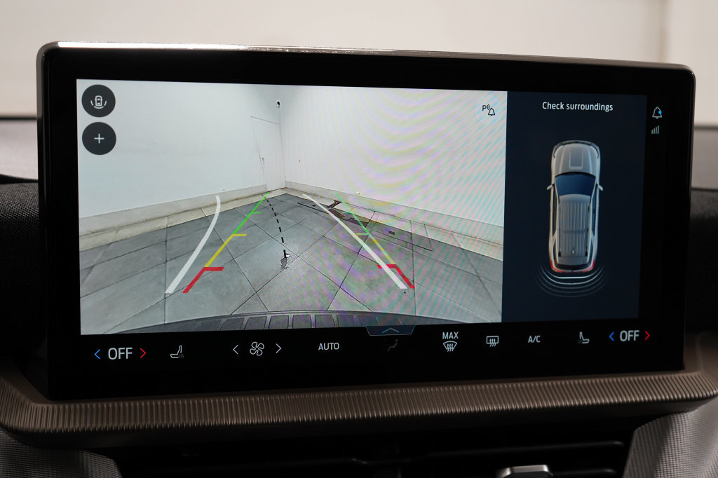 Certified 2025 Ford Explorer Active RWD image 30