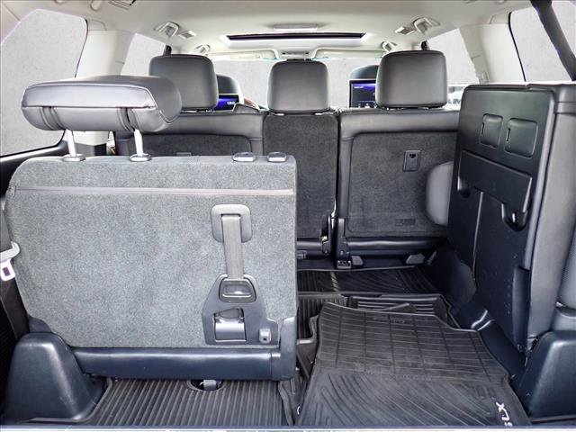 Used 2017 Lexus LX 570 4WD w/ Luxury Package image 9