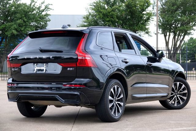 Used 2023 Volvo XC60 B5 Plus image 22