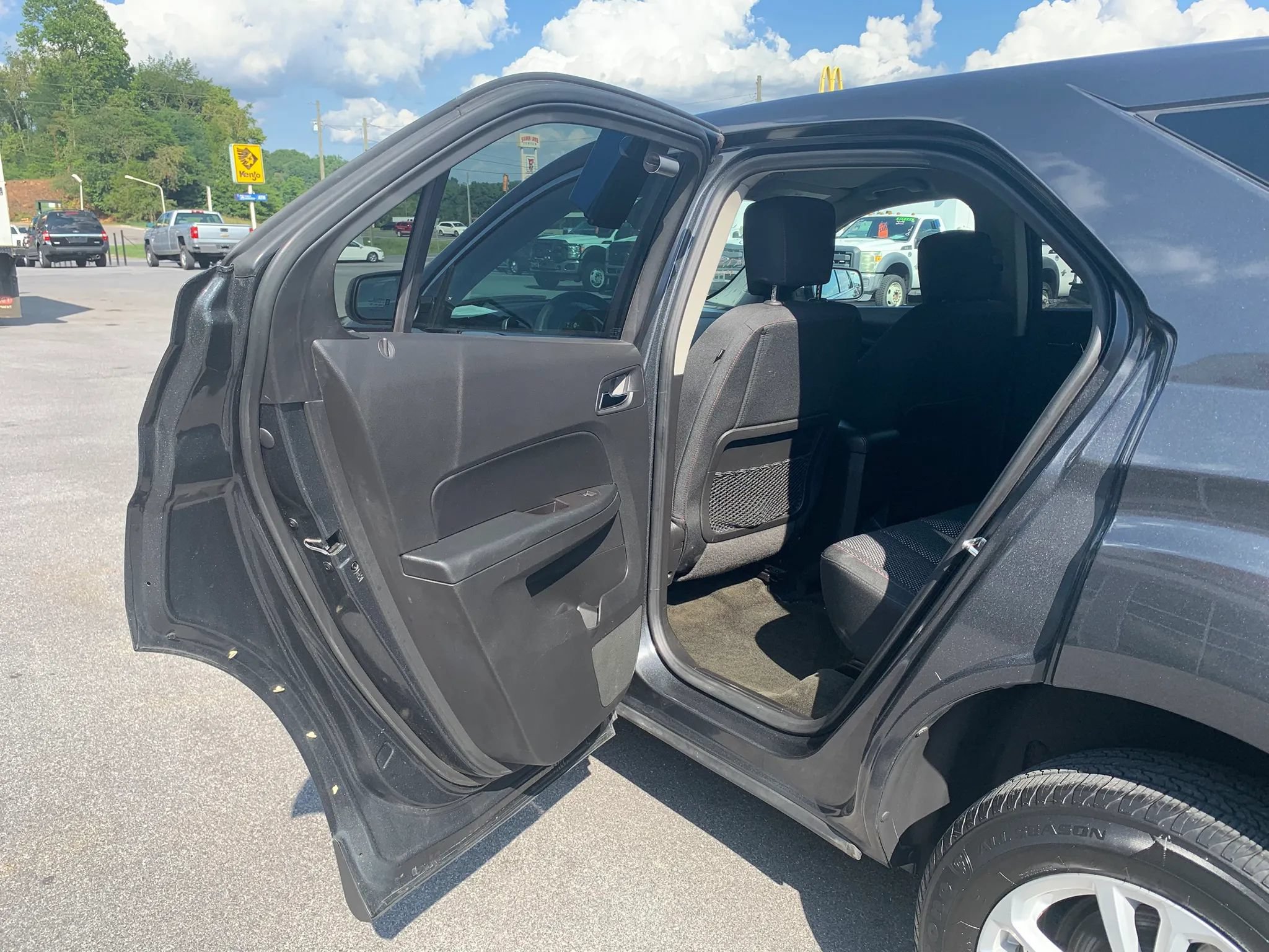 Used 2017 Chevrolet Equinox LS AWD/4WD image 21