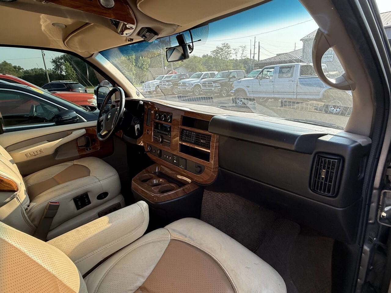 Used 2015 Chevrolet Express 2500 image 20