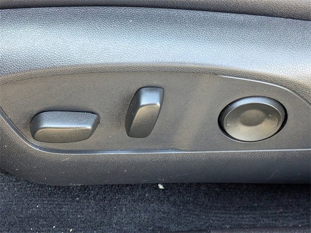 Used 2025 Chevrolet Equinox EV LT w/ Convenience Package image 19