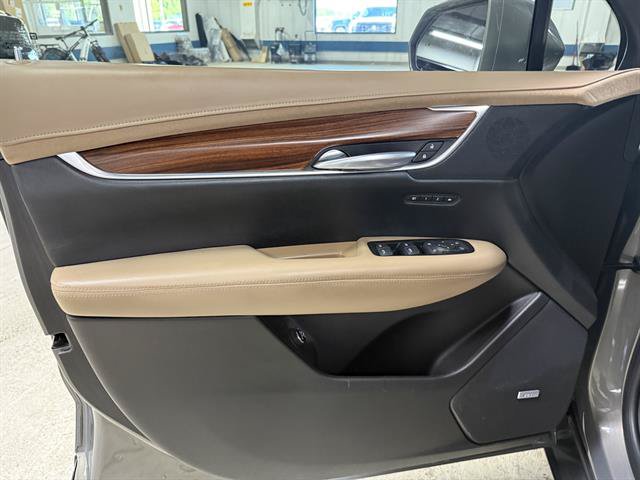Certified 2018 Cadillac XT5 Platinum w/ Driver Assist Package AWD/4WD image 11