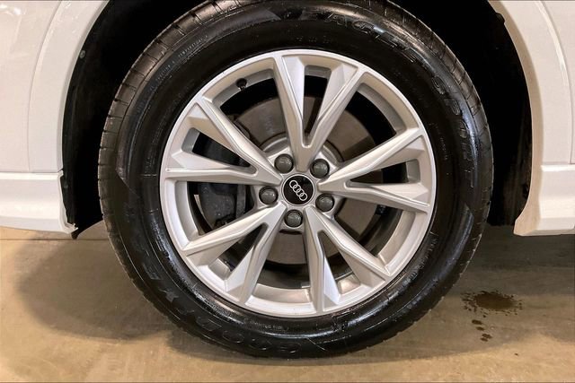 Certified 2023 Audi Q3 2.0T Premium w/ Convenience Package image 9