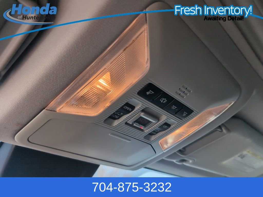 Used 2019 Toyota RAV4 XLE Premium image 27