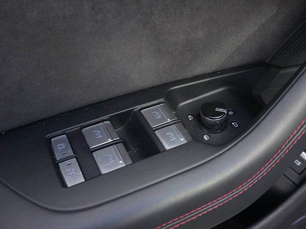 Used 2023 Audi RS 6 AWD/4WD image 37