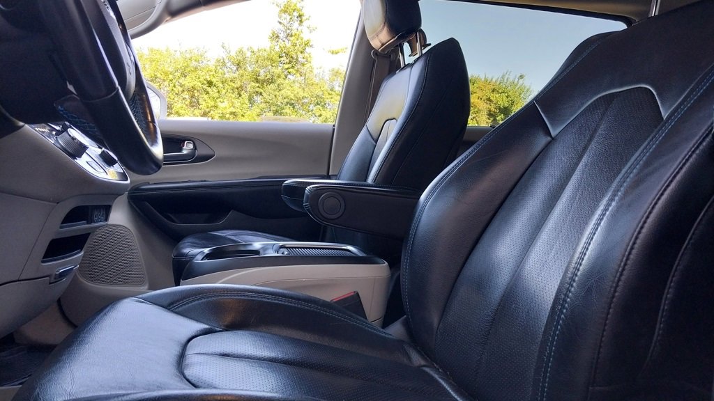 Used 2021 Chrysler Pacifica Touring-L image 18