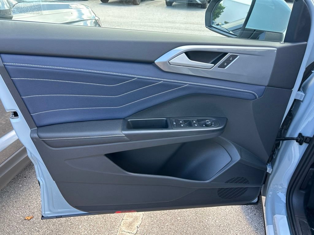 New 2026 Volkswagen Taos SEL AWD/4WD image 17