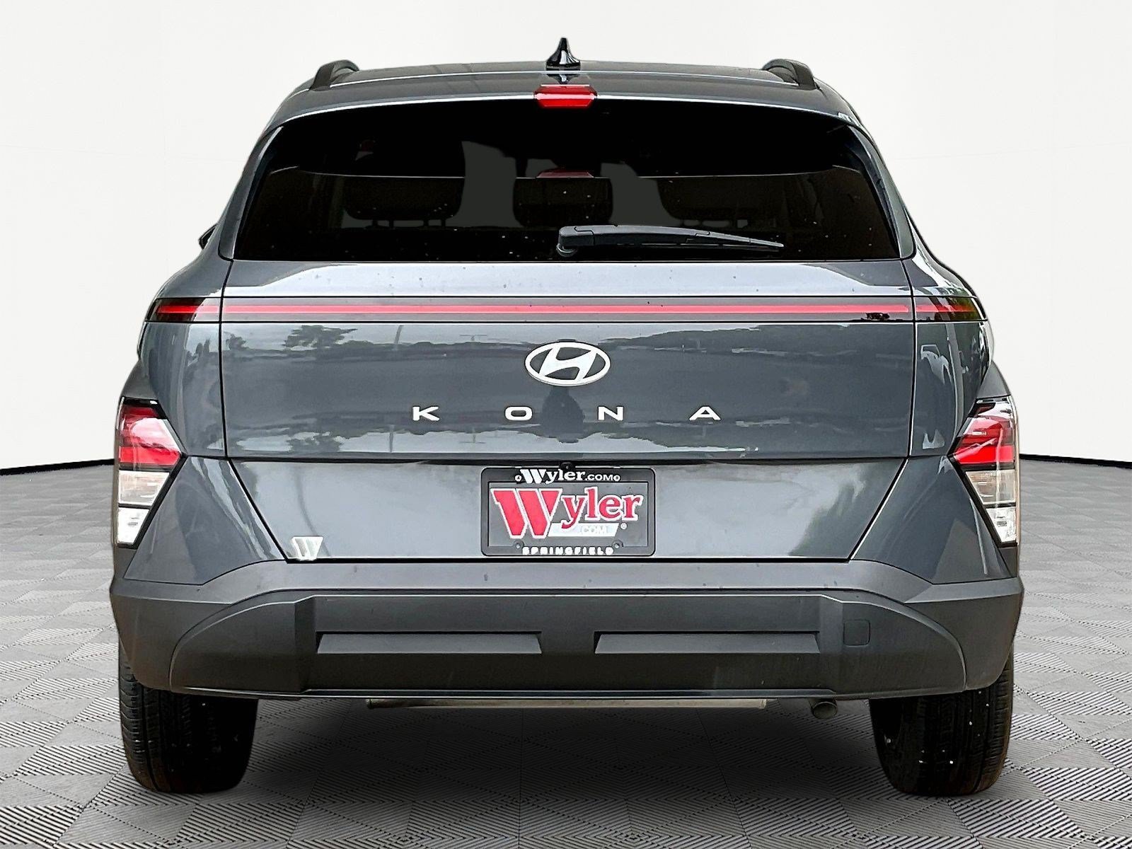 Used 2024 Hyundai Kona SEL FWD image 5
