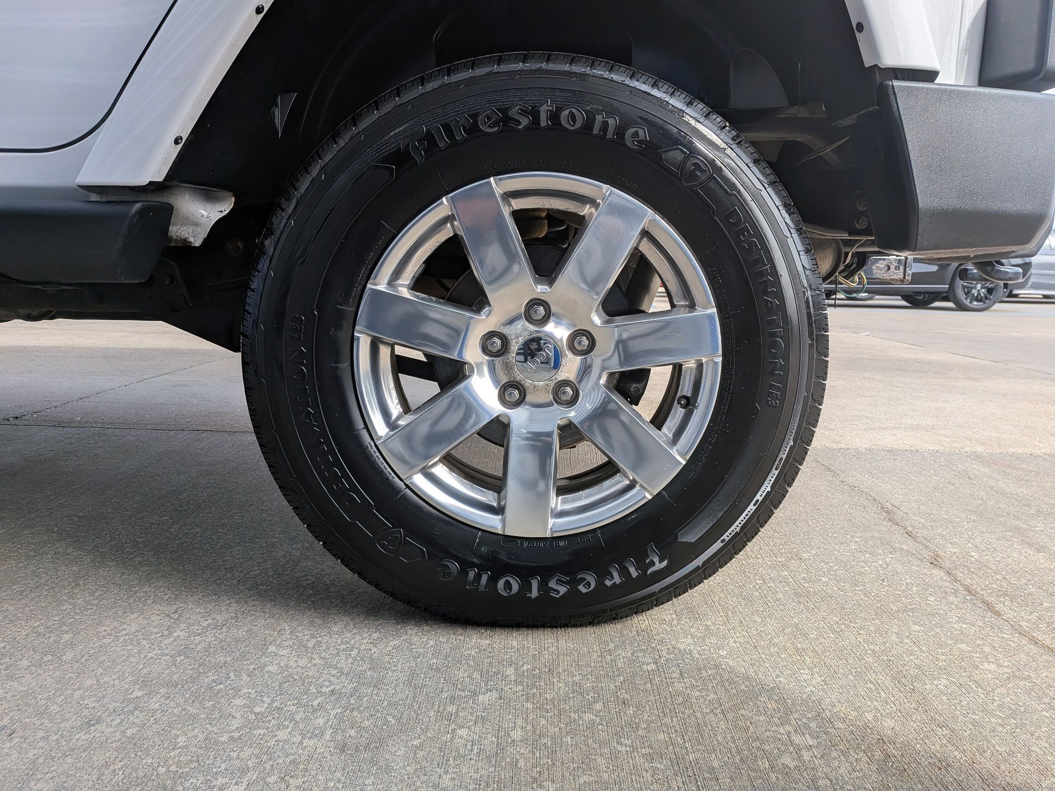 Used 2017 Jeep Wrangler Unlimited Sahara w/ Connectivity Group image 29