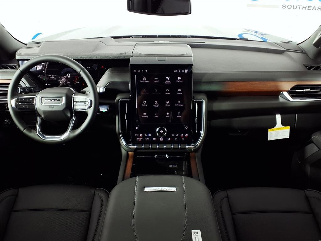 New 2026 GMC Yukon Denali image 3